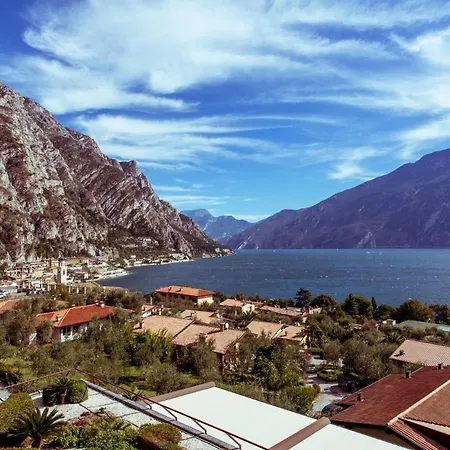 Hotel Ilma Lake Garda Resort-3