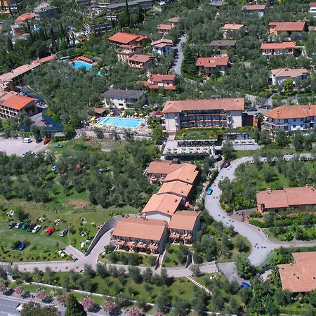 Hotel Ilma Lake Garda Resort-3